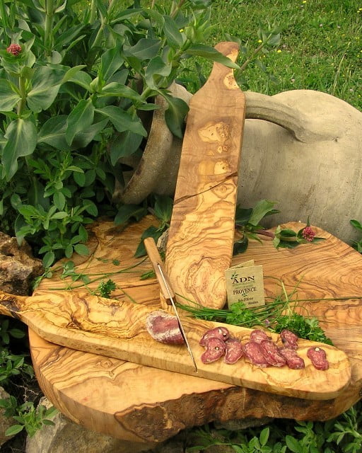 Coupe Saucisson en Bois d’Olivier avec manche