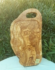 Planche à Viande avec poignée en Bois d’Olivier 60x25x2cm env.