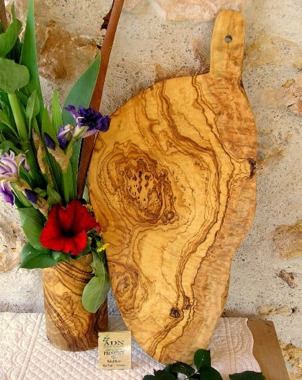 Planche en forme de Corse en Bois d’Olivier