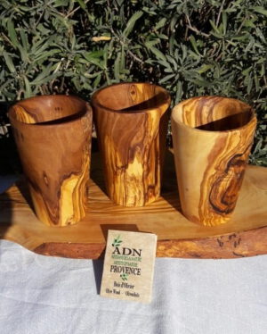 Verre gobelet en bois d'olivier