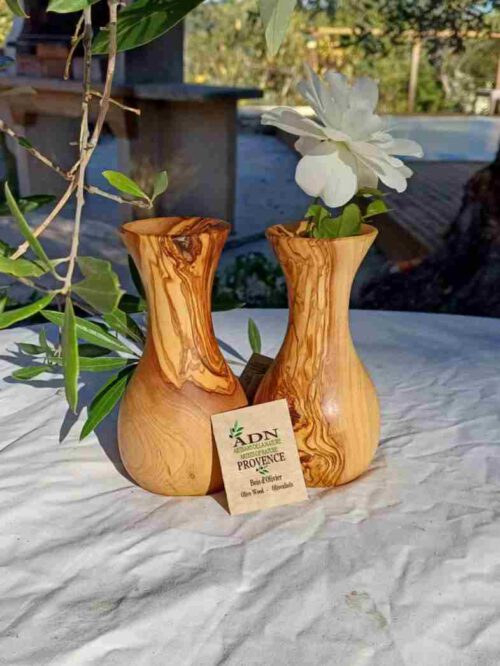 Vase en bois d'olivier