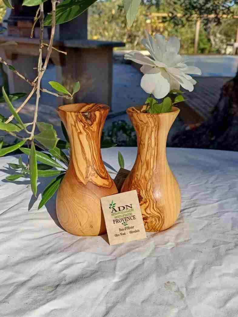 Vase en bois d’olivier
